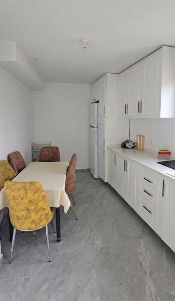 Villa Görkem mutfak yemek masası